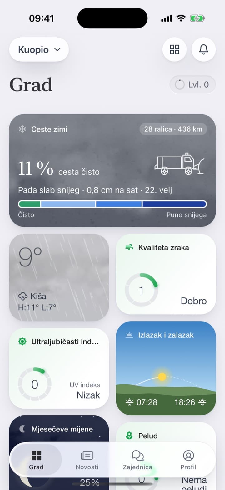 Pločica na početnom zaslonu, karta grada s cestama i ralicama te stranica koja kaže koliko jako pada i koliko je očišćeno.